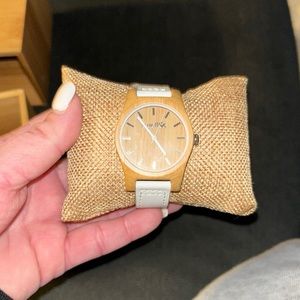 NWOT Swell Watch white band